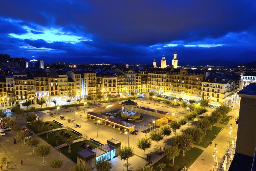 Hostal Arriazu Pamplona Exterior photo